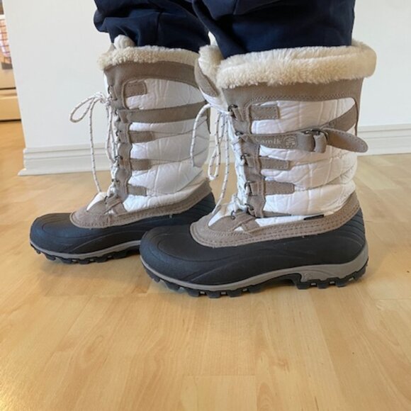 Ladies Size 8 Kamik Snowvalley Winter Boots - Picture 1 of 4